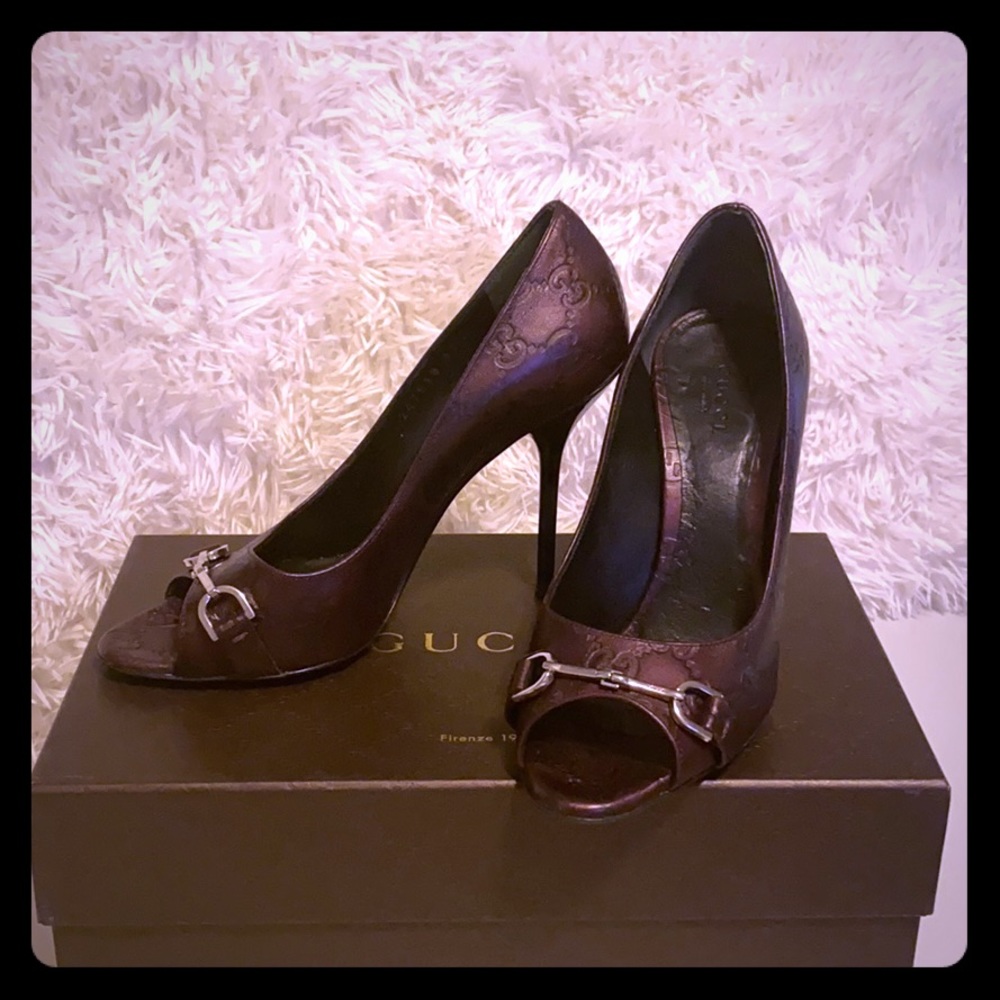 Gucci eggplant classy heels